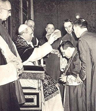 Qui venne elevato al cardinalato, l'Arcivescovo Giuseppe Siri.  Fu l'ultimo cardinale creato da Papa Pio XII, e il più giovane.